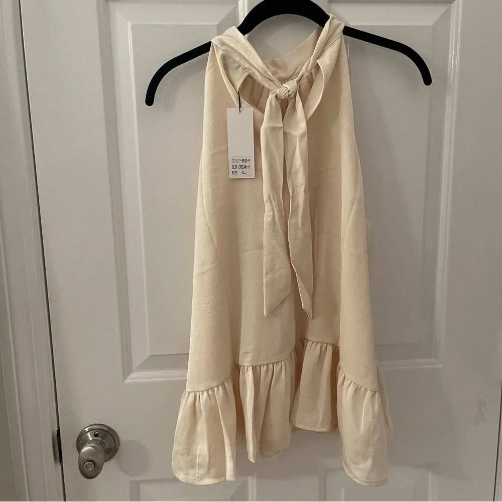 NWT Strut & Bolt for Vici cream halter top with tie - Picture 4 of 16